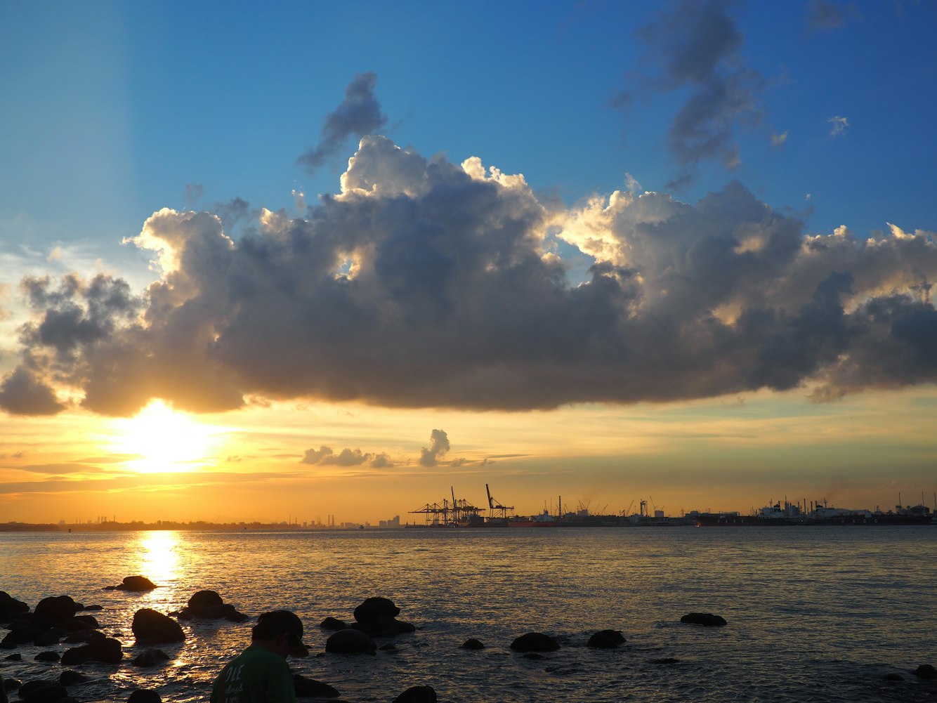 国内海边去哪里旅游比较好.国内海边旅游城市哪里比较好玩？