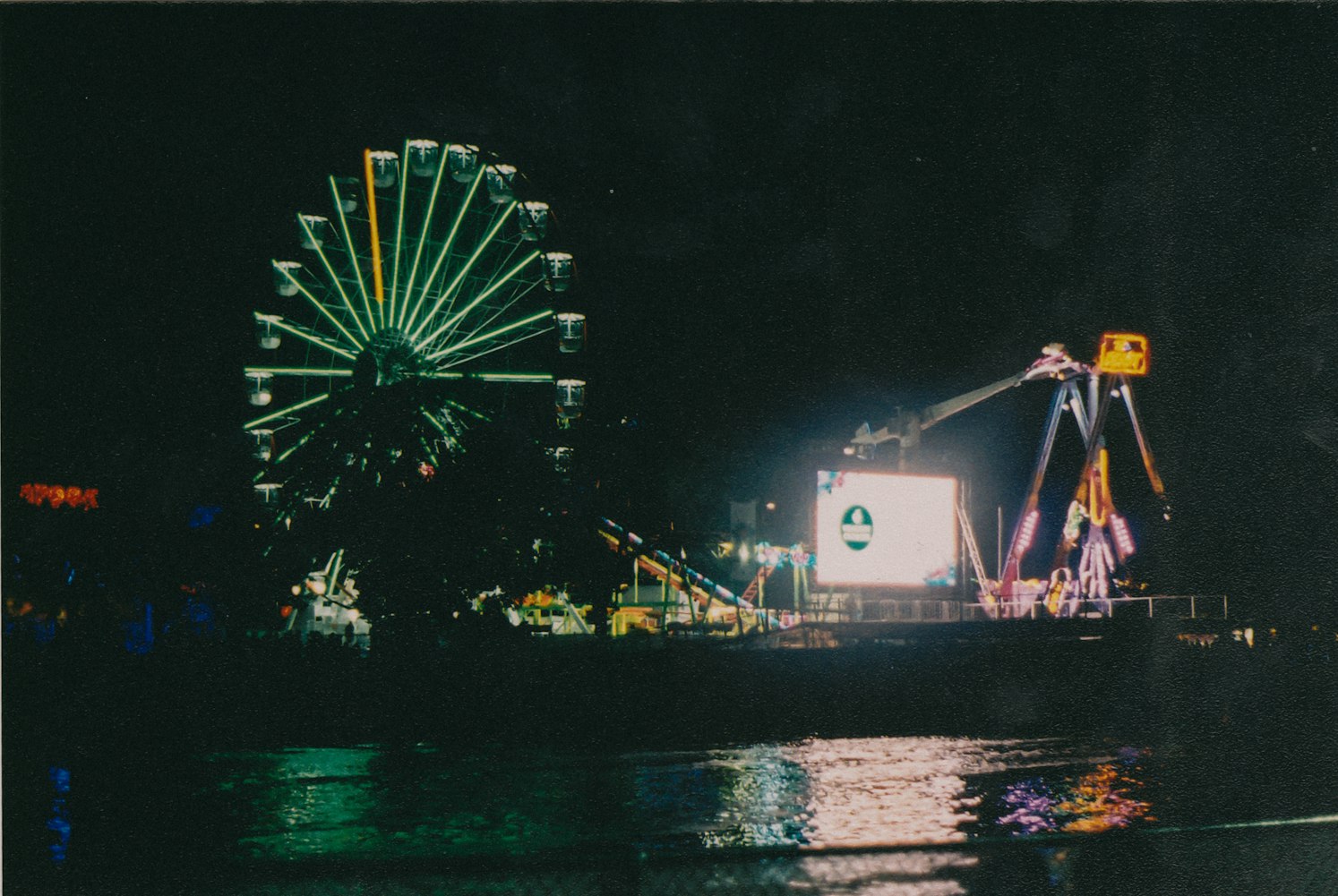 水上乐园有什么好玩的(水上乐园水上游乐项目)