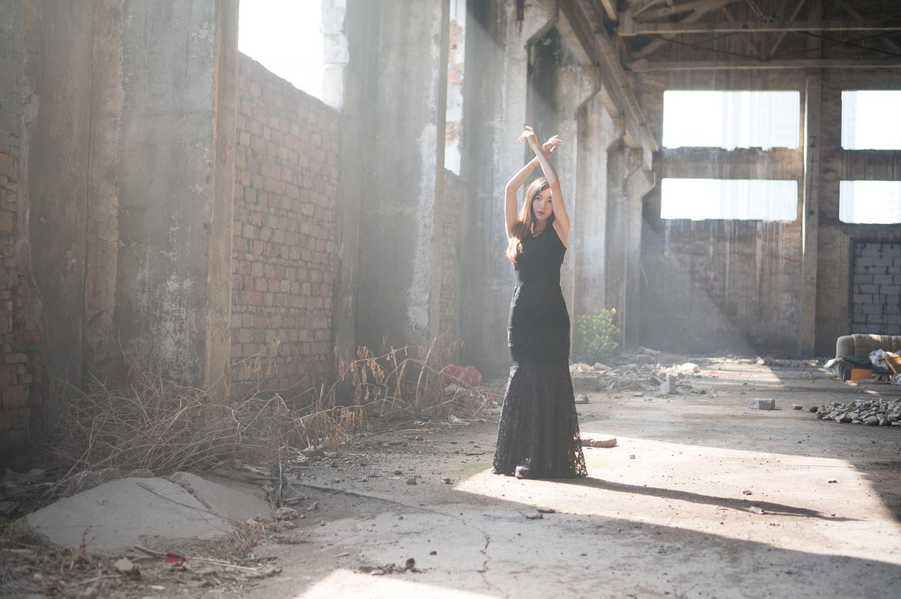 女子家中拍到诡异人形生物.女子家中拍到诡异人形生物电影？